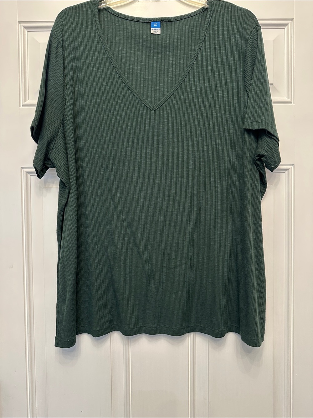 Old Navy Forest Gem Green Ribbed V-Neck Short Sleeve Tee